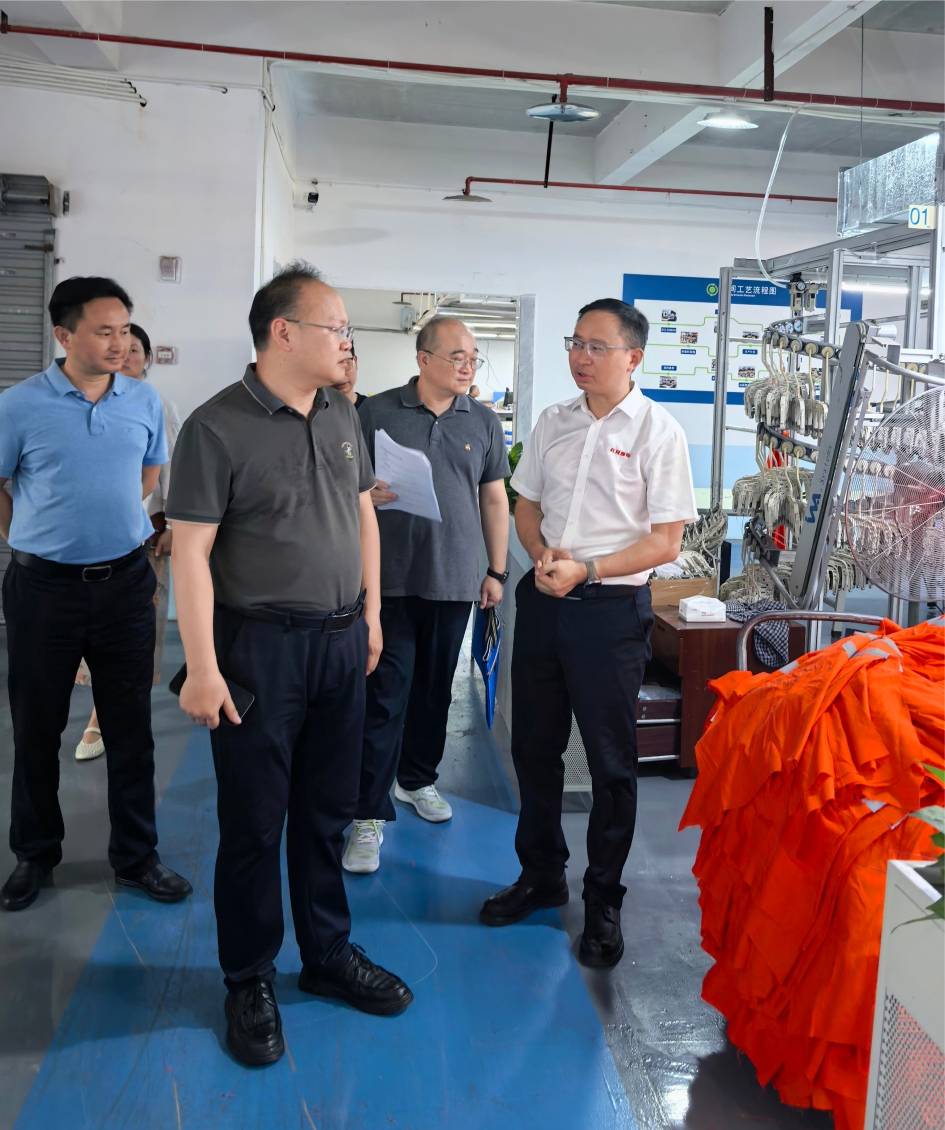 压实安全主体责任  筑牢安全生产防线      市区经信部门赴重庆红冠服饰开展安全生产督导检查